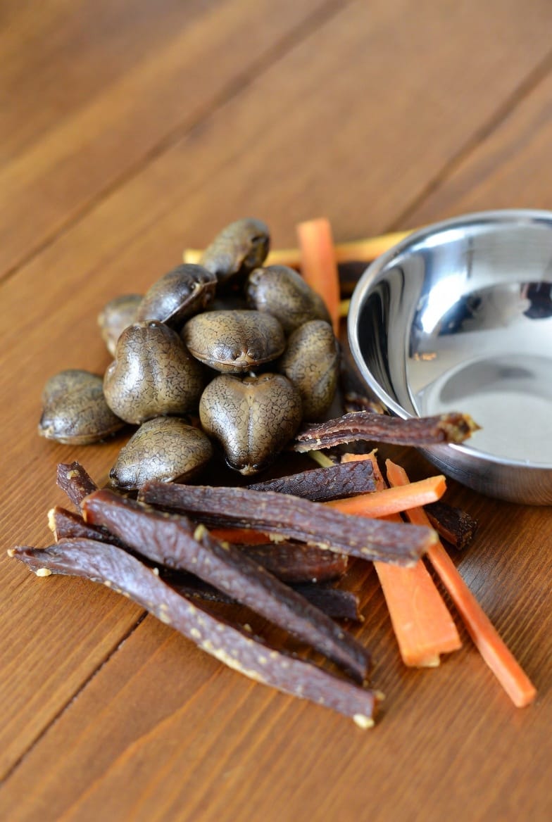 Snacks, die auch sensible Hunde vertragen – günstig & lecker Post feature image